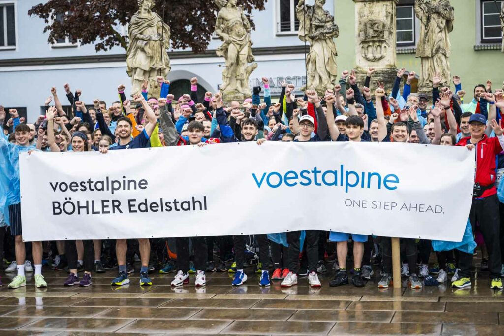 Fast 400 voestalpine BÖHLER Edelstahl Teilnehmer innen beim Brucker