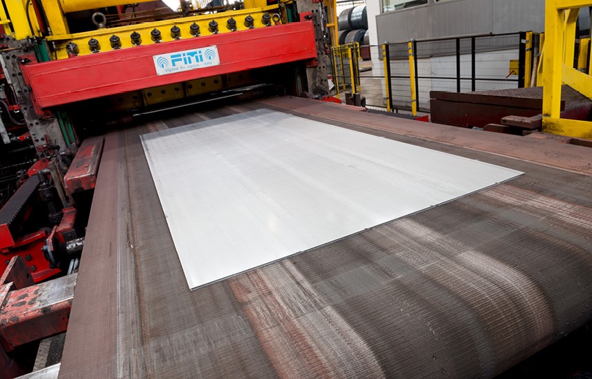 Das Steel & Service Center in Linz bietet Tafelbleche in unterschiedlichen Ausführungen an.