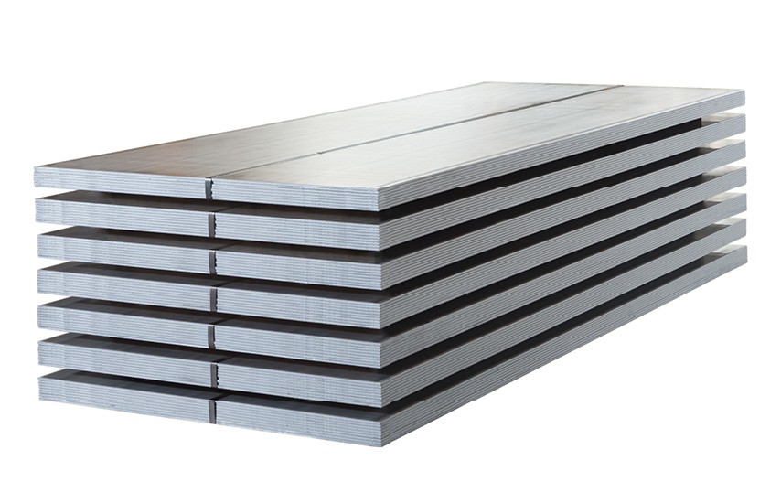 Tafelbleche von voestalpine werden präzise verarbeitet und auf jede Anforderung angepasst.