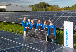 Happy that the first construction phase of the PV plant in Krems has been completed (from left to right): Günther Felderer (Site Manager Krems, Head of Business Unit Tubes & Sections), Josef Halwachs (Managing Director voestalpine Krems GmbH), Peter Schwab (Member of the Management Board of voestalpine AG, Head of Metal Forming Division), Dirk Mahnke (Managing Director voestalpine Krems GmbH), Dietmar Harauer (Plant Infrastructure voestalpine Krems), Gregor Terror (Energy/Environmental/Authority Management voestalpine Krems).