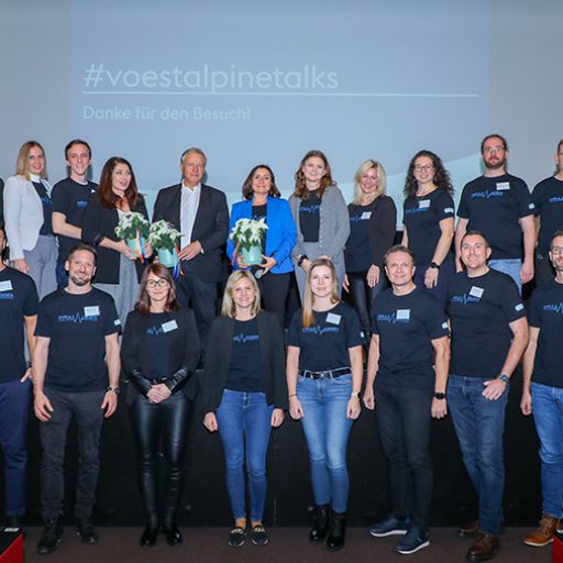 Group photo of employees from the Technology and HR departments at #voestalpinetalks at the Montanuniversität in Leoben.