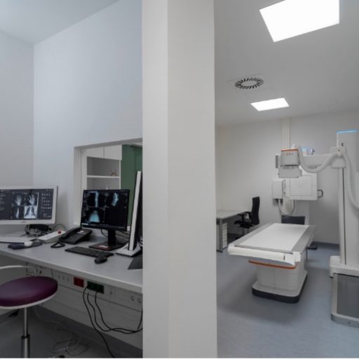 The outpatient clinic is equipped with various state-of-the-art devices to ensure medical care.