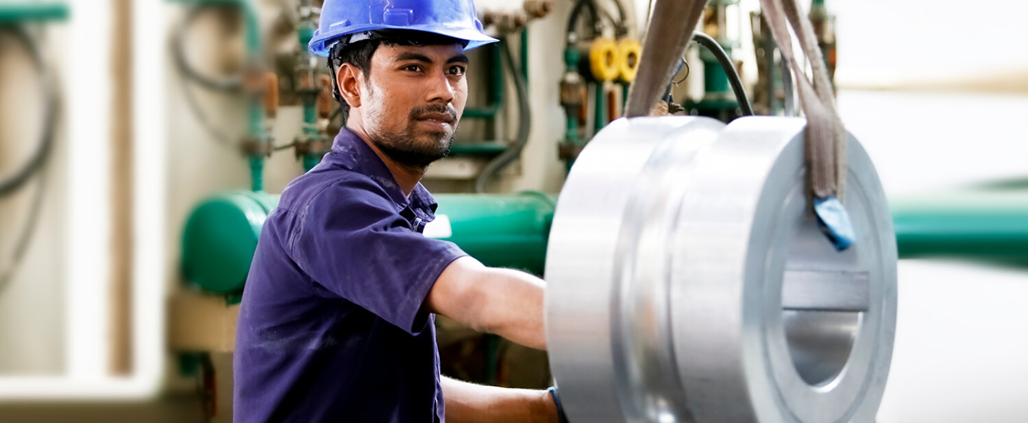 Image of worker from the voestalpine HPM India Khopoli warehouse