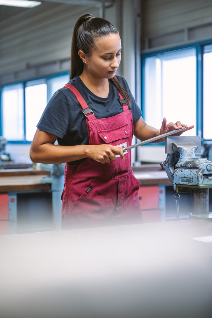 Lehrling in der Werkstatt