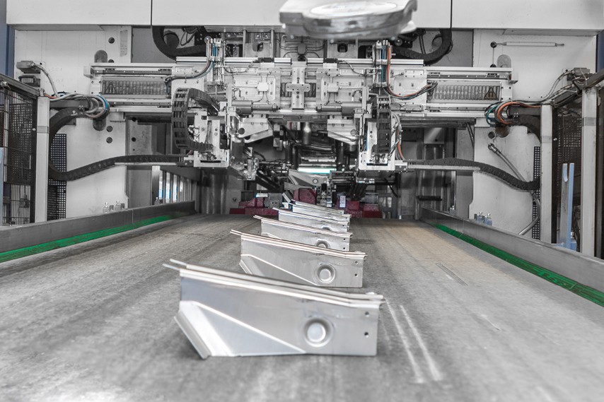 Die voestalpine Automotive Components Böhmenkirch GmbH & Co. KG produziert innovative Stanz- und Umformteile sowie Sicherheitskomponenten für die Automobilindustrie mit modernsten Technologien und rund 150 Mitarbeiter:innen.