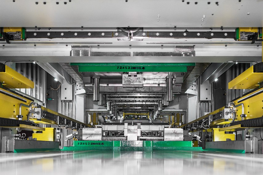 Die voestalpine Automotive Components Dettingen GmbH & Co. KG ist ein führendes Unternehmen in der Kaltumformtechnik für die Automobilindustrie und produziert über 2 Millionen Teile jährlich.