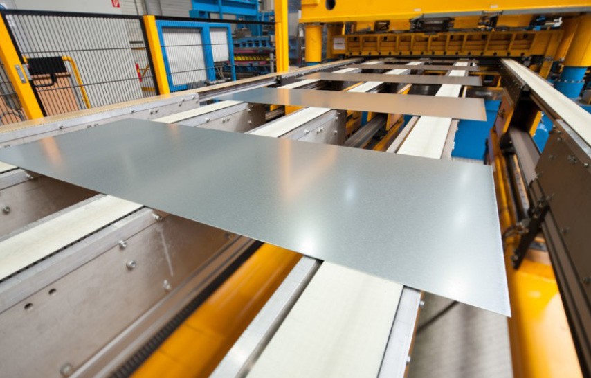 Das Steel & Service Center in Polen bietet Tafelbleche in unterschiedlichen Ausführungen an.