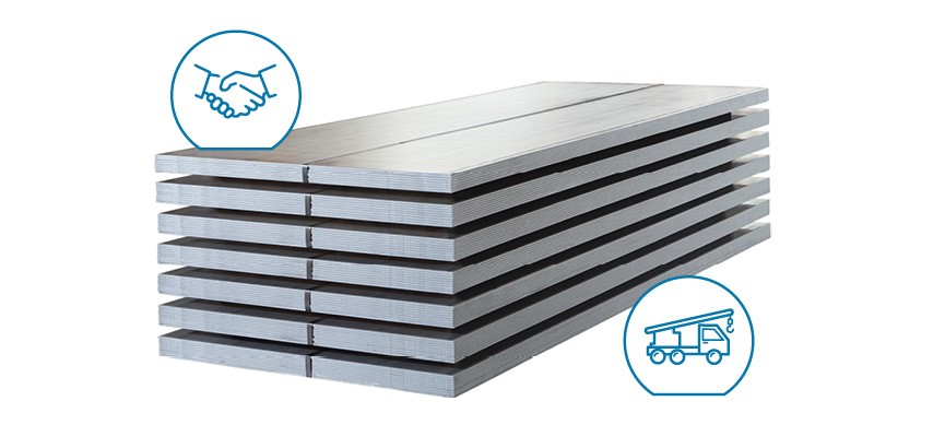 Mit modernen Querteil- und Multiblanking-Anlagen fertigen wir Tafelbleche passgenau und effizient.