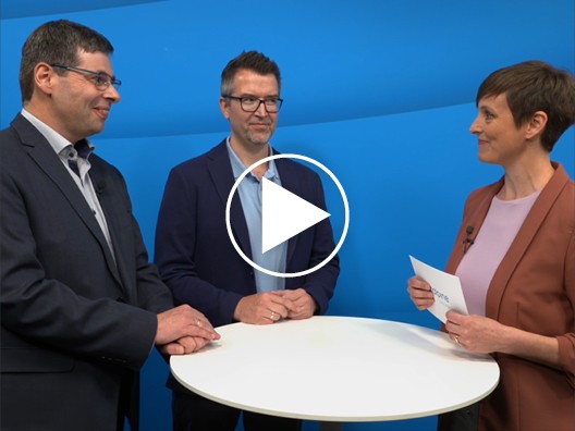 The presenter and expert pictured here in a voestalpine interview about the integrated stator cooling innovation.