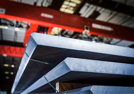 voestalpine unterstützt Kund:innen mit präzisen Zuschnitten und umfassenden Zusatzleistungen.