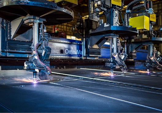 Wir bieten hoch- und verschleißfeste Tafeln direkt ab Lager an.