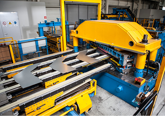 Für Bogenzuschnitte können spezielle Scherenwerkzeuge selbstständig oder kundenseitig beschafft werden.