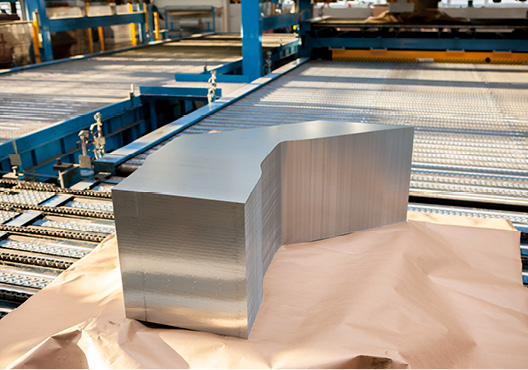 Mit modernen Fertigungstechnologien sorgen wir für höchste Präzision.